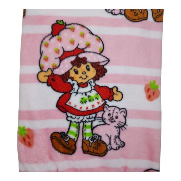 Strawberry Shortcake Plush Throw Blanket 50"x70" Pink White Striped Polyester - Picture 8 of 12